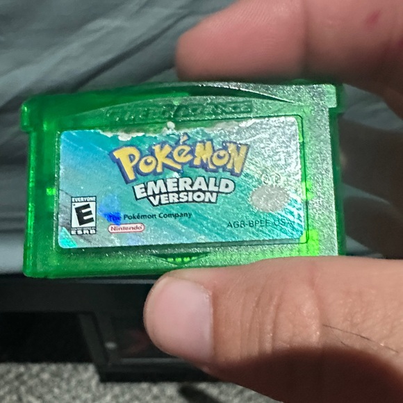 Pokémon Emerald GBA